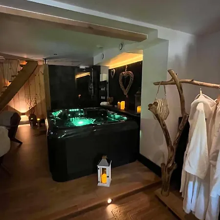 Au Clos De La Longere Bed & Breakfast