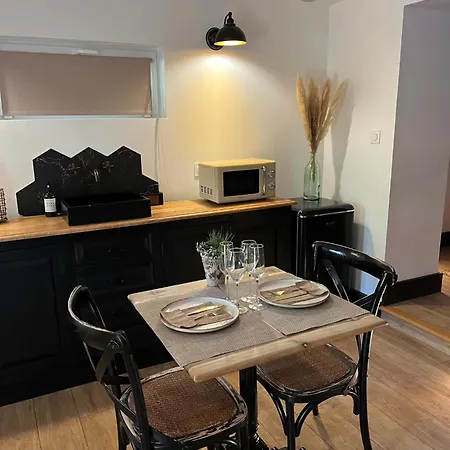 Au Clos De La Longere Bed & Breakfast