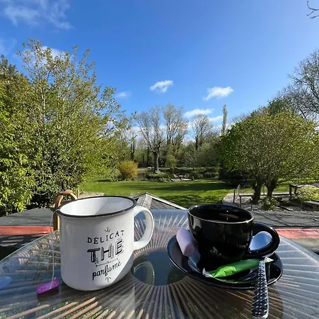 Bed & Breakfast Au Clos De La Longere