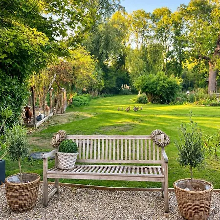 Bed & Breakfast Au Clos De La Longere